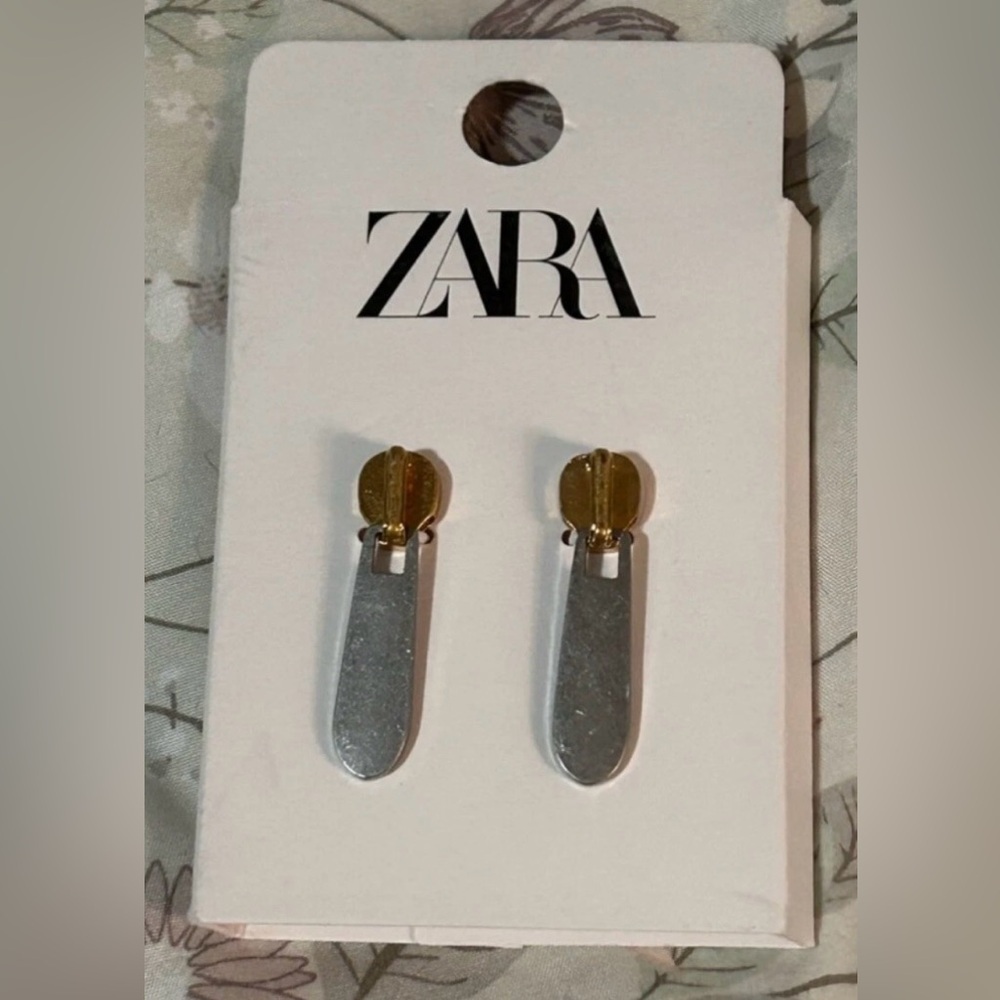 ZARA NEW WOMAN SS24 GOLD / SILVER
EARRINGS WITH ZIP PULL TAB REF:1856/048 - Picture 5 of 12